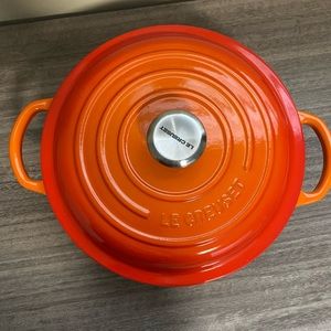 Brand New Le Creuset Cast Iron Round Stew Pot, 22cm
